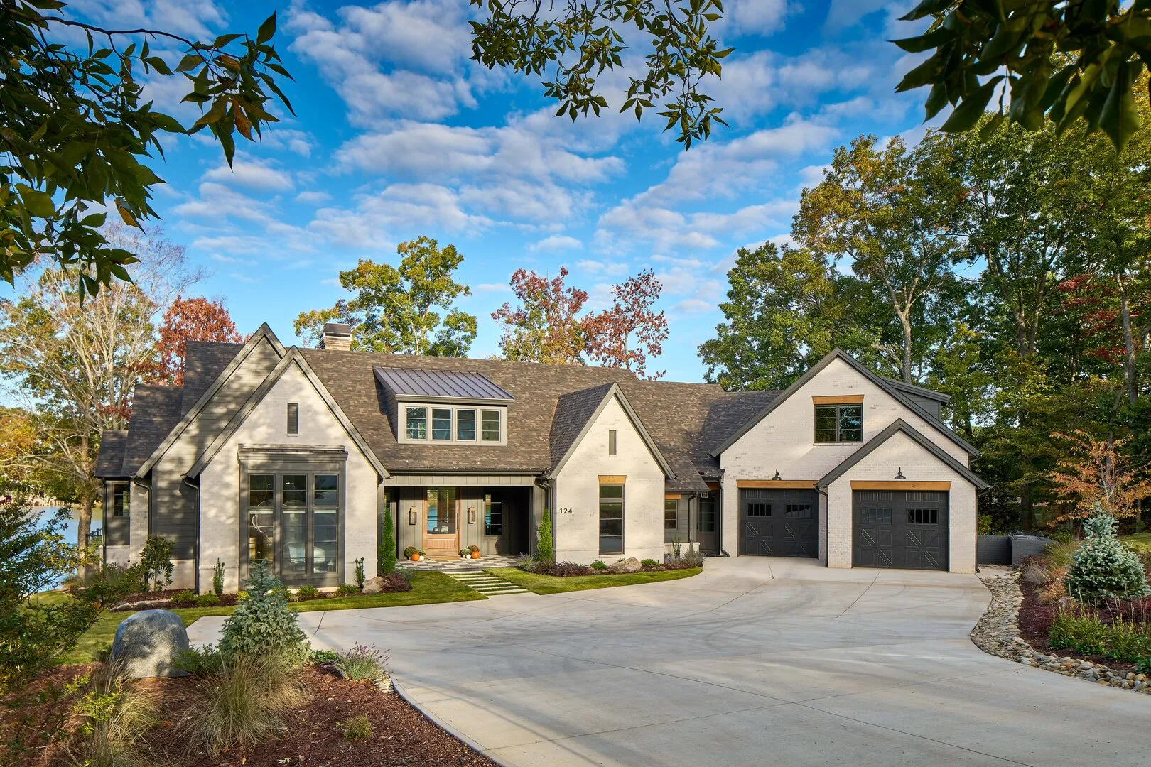 Lake House - Charlotte lakeside new construction home
